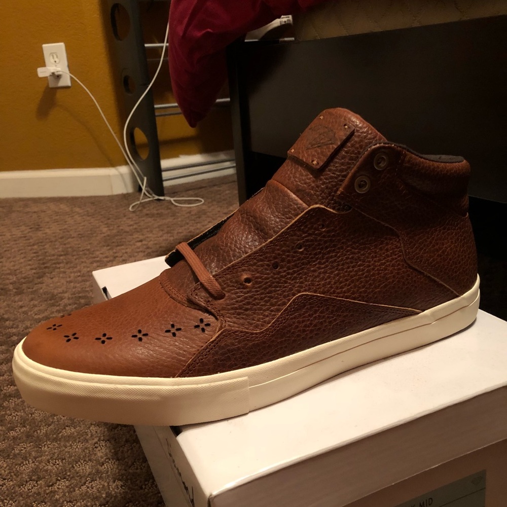 Diamond supply shoes